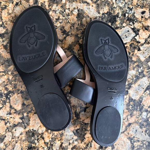 Gucci Black Leather thong sandal with Double G - Picture 6 of 7